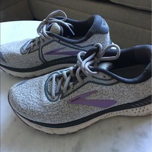 Sneakers running by BROOKS Women
